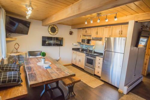 Brettelberg Slopeside Condos F8