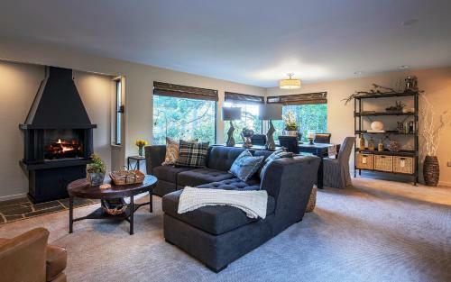 Perfect Landing - Two Bedroom Home - 3689