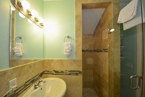 Duval Street Retreat