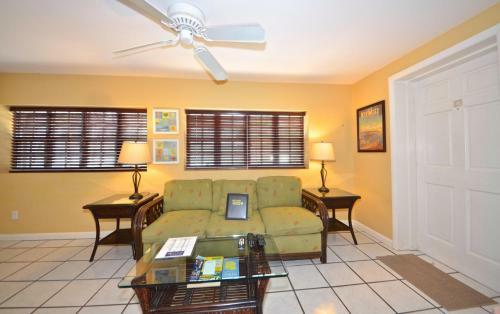 Duval Street Retreat