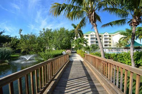 Sunrise Suites Big Kahuna Suite #202