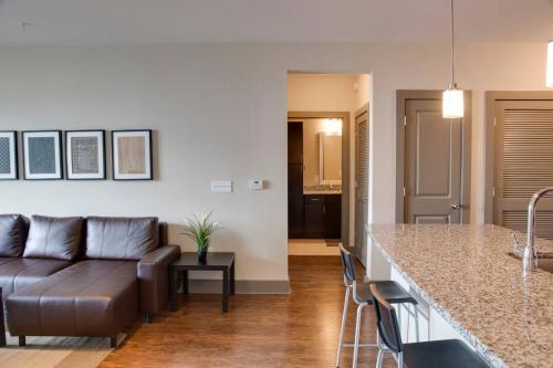 425-trade-632 Apartment