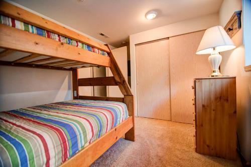 Park Pointe: Chardonnay Chalet (b101)