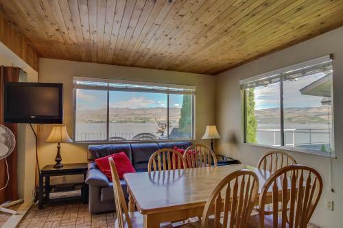 Sunnyside Lake House