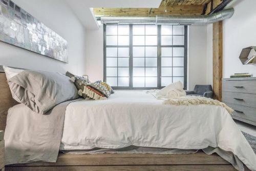 Apartamento Spacious & Private 3 Bdr Luxury Condo In Downtown!