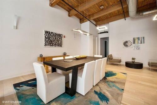 Apartamento Spacious & Private 3 Bdr Luxury Condo In Downtown!