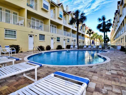 Sunset Villa Unit 104