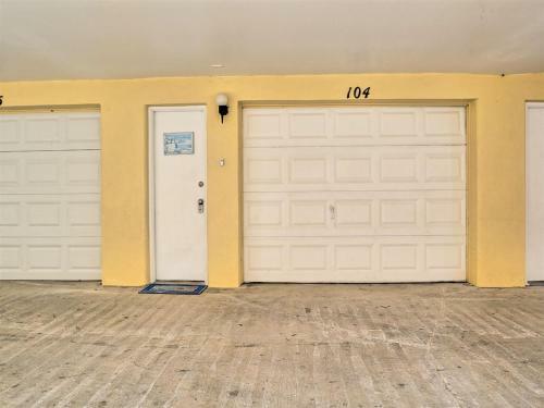 Sunset Villa Unit 104