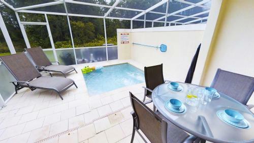 Three-bedroom Townhome With Private Pool (1631)