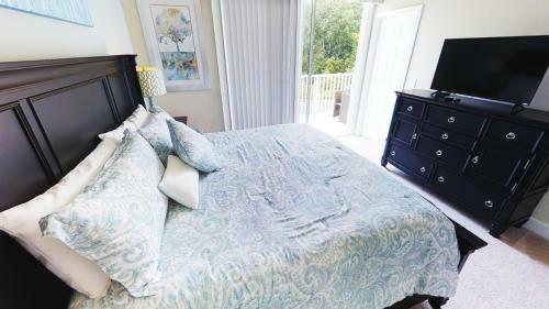 Three-bedroom Townhome With Private Pool (1631)