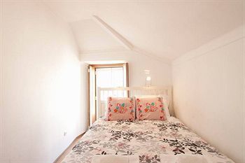 Alfama River Apartments