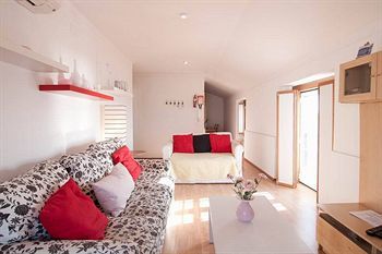 Alfama River Apartments