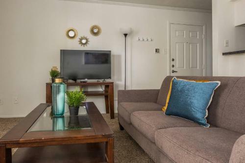 Apartamento Explore Dallas Near Turtle Creek & Trail | Parking