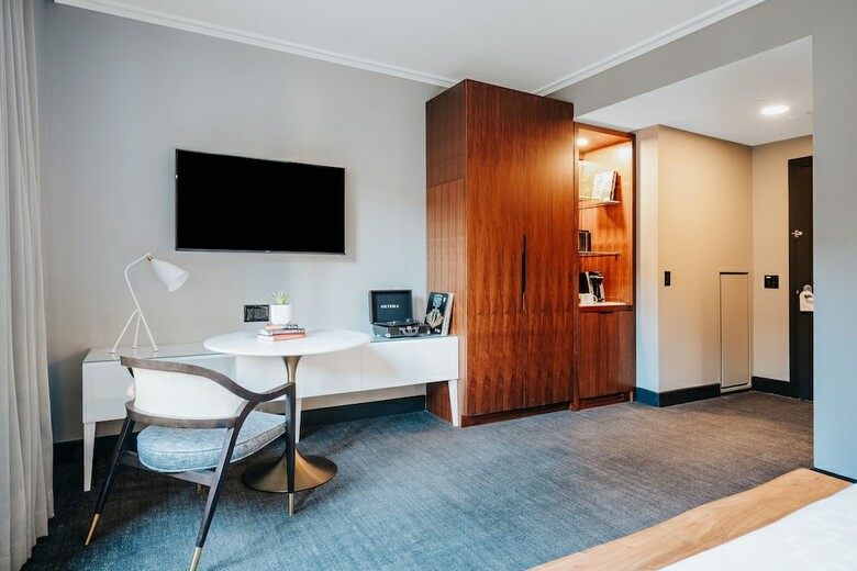 Cambria Hotel Downtown Dallas