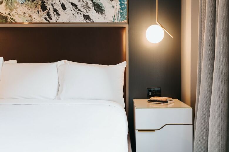 Cambria Hotel Downtown Dallas