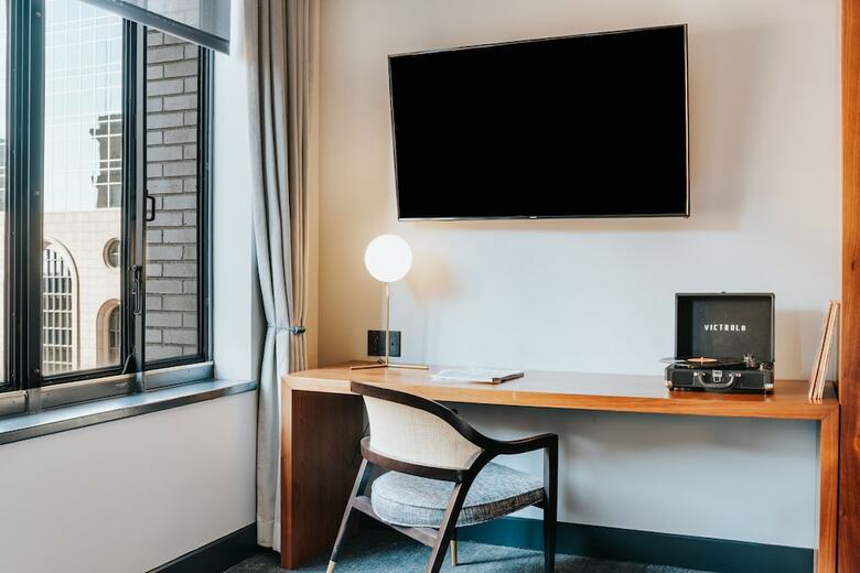 Cambria Hotel Downtown Dallas