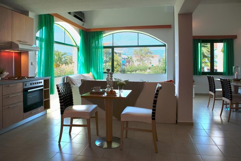 Apartamentos Govino Bay Resort