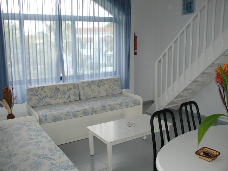 Apartamentos Govino Bay Resort