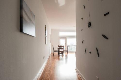 Apartamento Stay Above It All @ Views + Balcony + Shopping 1br