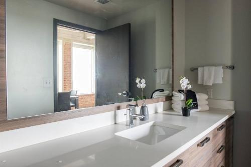 Apartamento Modern Industrial | Historic 1br @ Prime Location