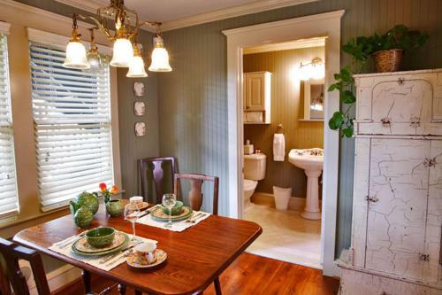 The Corinthian Bed And Breakfast