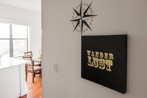 Apartamento Chic Central Uptown Loft 1br @ Shopping + Dining