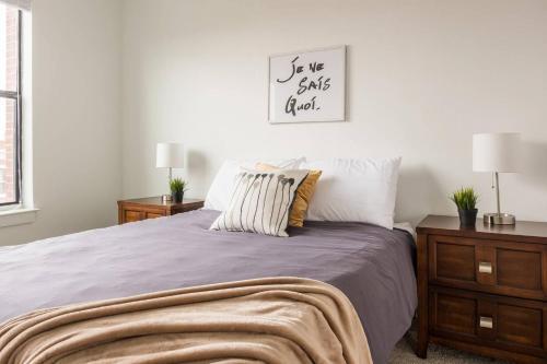 Apartamento Chic Central Uptown Loft 1br @ Shopping + Dining
