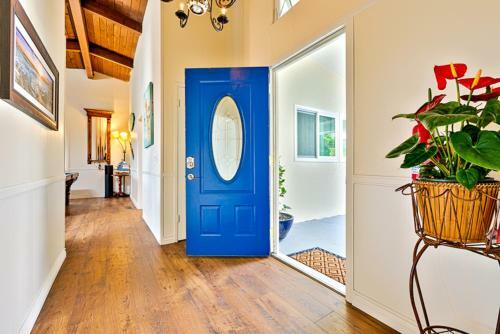 Dp-338 - Hillside Getaway Two-bedroom Holiday Home