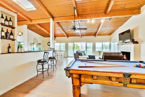 Dp-338 - Hillside Getaway Two-bedroom Holiday Home