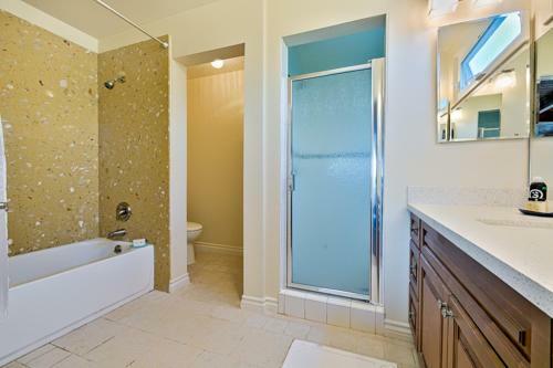 Dp-338 - Hillside Getaway Two-bedroom Holiday Home