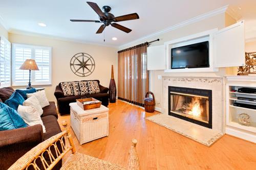 Dp-4 Ritz Pointe Condo Two-bedroom Apartment