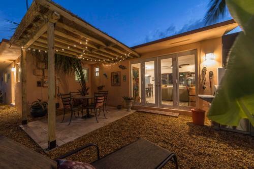 Palms On 7 - Cottage 2