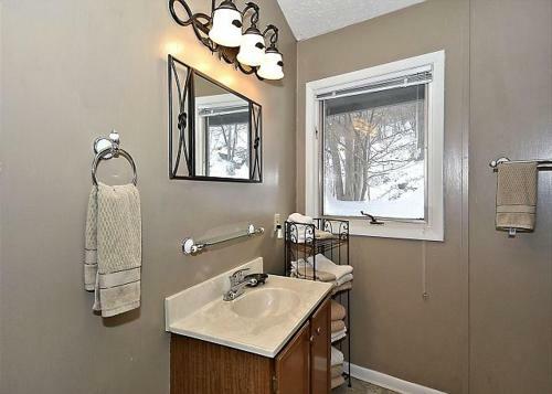 Round To It Three-bedroom Chalet
