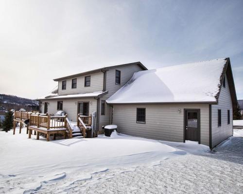 Moosie Chalet Four-bedroom Chalet