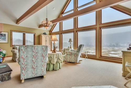 Peace In The Valley Three-bedroom Chalet