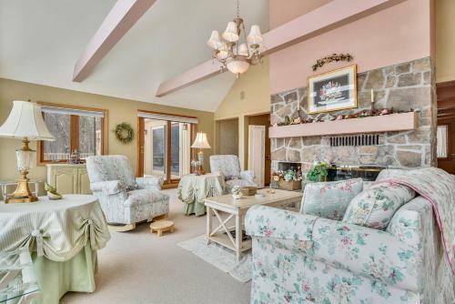 Peace In The Valley Three-bedroom Chalet