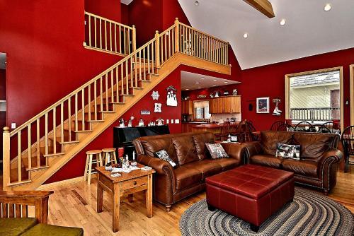 Ski Bums Inn Five-bedroom Chalet