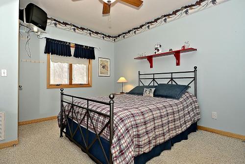 Ski Bums Inn Five-bedroom Chalet