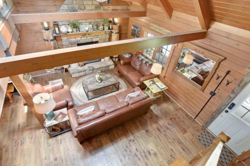 Mountain Glory Four-bedroom Chalet
