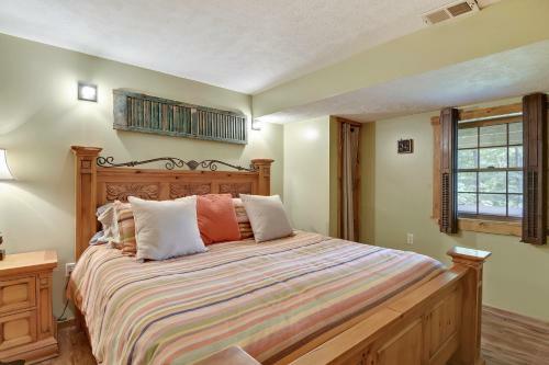 Mountain Glory Four-bedroom Chalet