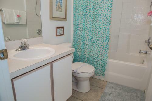 Sarah's Hampton Lakes Villa - Three Bedroom Home
