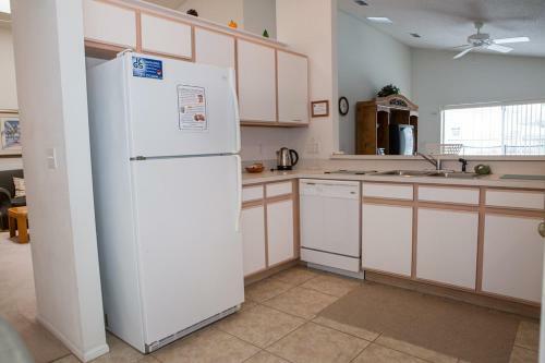 Sarah's Hampton Lakes Villa - Three Bedroom Home