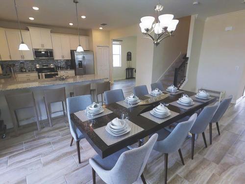 Aco Six Bedroom Home In Champions Gate (1705)