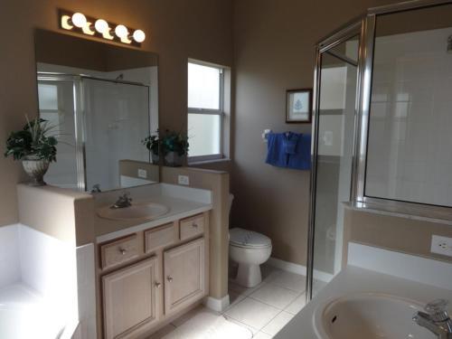 Glenbrook Four-bedroom Home 6gb