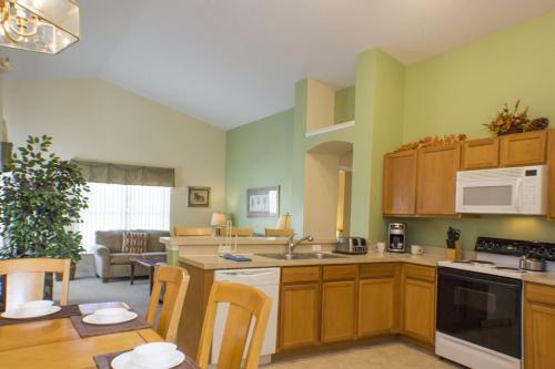 Mark's Sunrise Lakes Villa - Four Bedroom Home