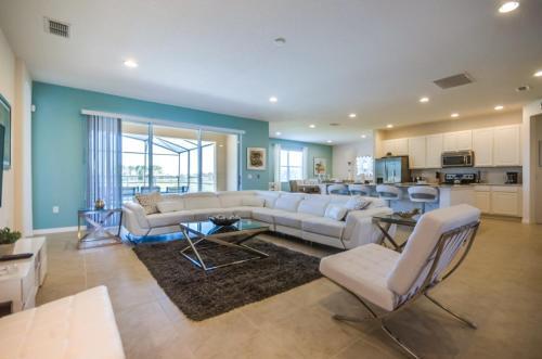 Solterra Blvd Villa 6160boa