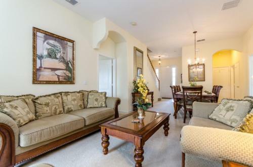 Tarzan Five Bedrooms Home With A Pool