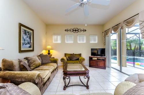 Tarzan Five Bedrooms Home With A Pool