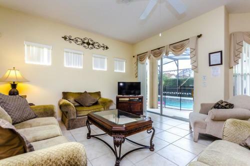 Tarzan Five Bedrooms Home With A Pool