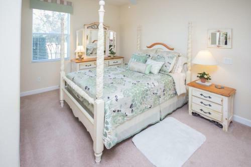 Joanne's West Haven Villa - Five Bedroom Home